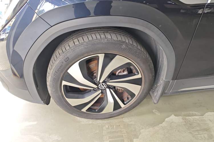 Used Volkswagen ID.6 CROZZ 2021 Long-Range PURE+ Edition Left Front Wheel Hub