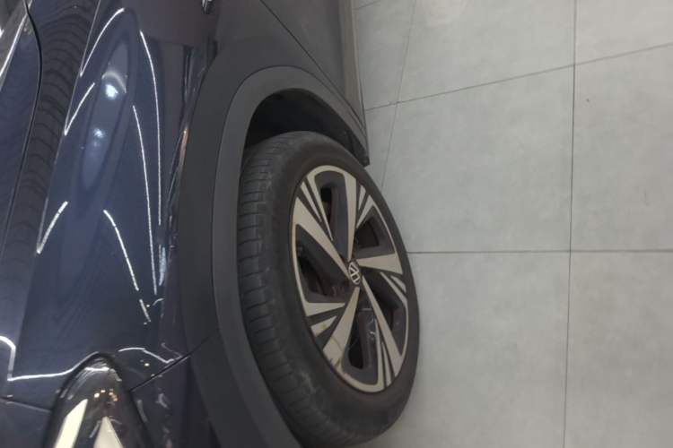 Used Volkswagen ID.6 CROZZ 2021 Revised Version Long-Range PRO Edition Left Front Wheel Hub