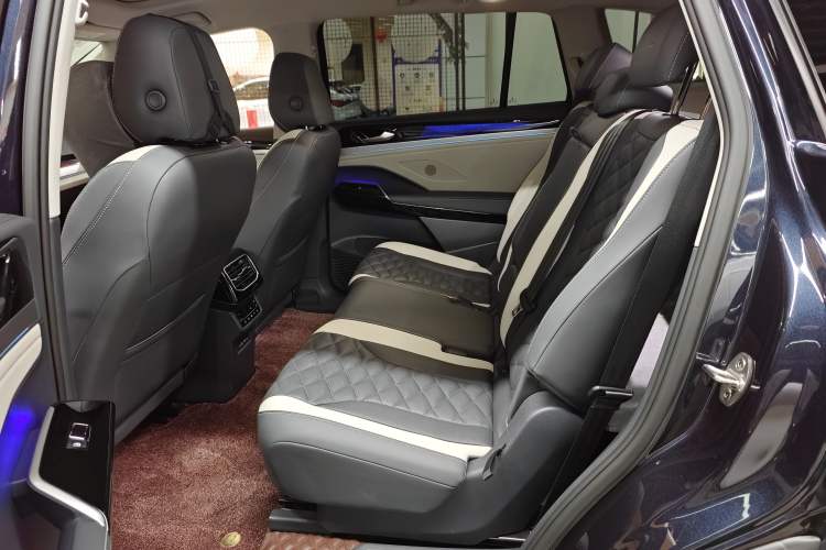 Used Volkswagen ID.6 CROZZ 2021 First Edition Left Rear Seat