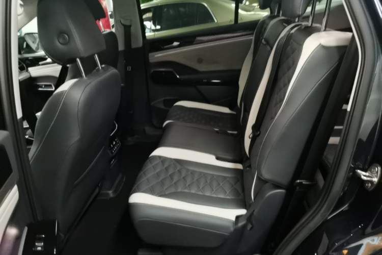 Used Volkswagen ID.6 CROZZ 2021 Long-Range PURE+ Edition Left Rear Seat