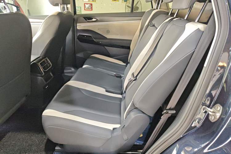Used Volkswagen ID.6 CROZZ 2021 Long-Range PURE+ Edition Left Rear Seat