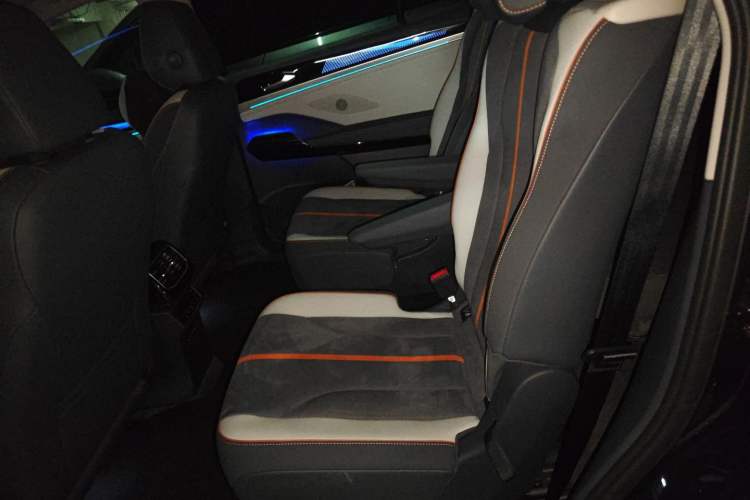 Used Volkswagen ID.6 CROZZ 2021 Revised Version Long-Range PRO Edition Left Rear Seat