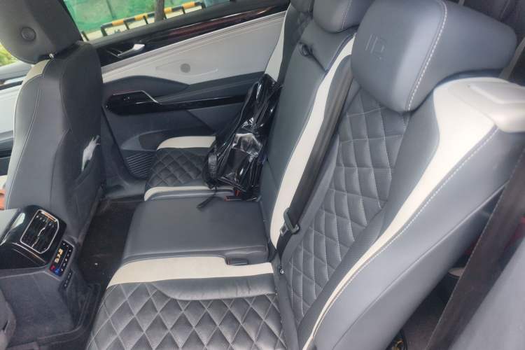 Used Volkswagen ID.6 CROZZ 2021 Long-Range PRO Edition Left Rear Seat