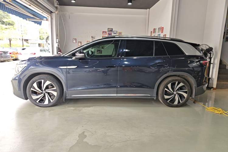 Used Volkswagen ID.6 CROZZ 2021 Long-Range PURE+ Edition Left Side