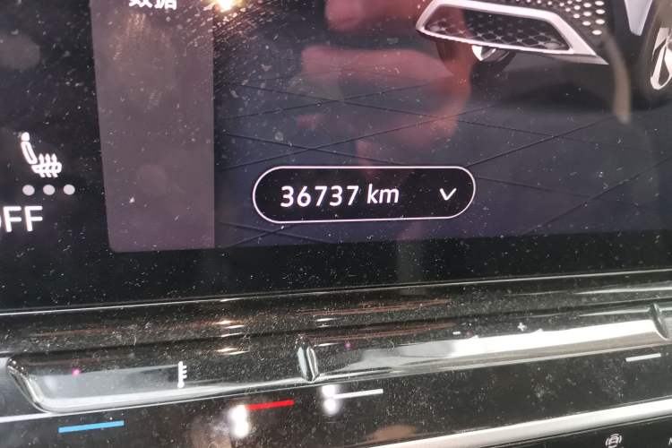 Used Volkswagen ID.6 CROZZ 2021 Long-Range PURE+ Edition Odometer Close Up