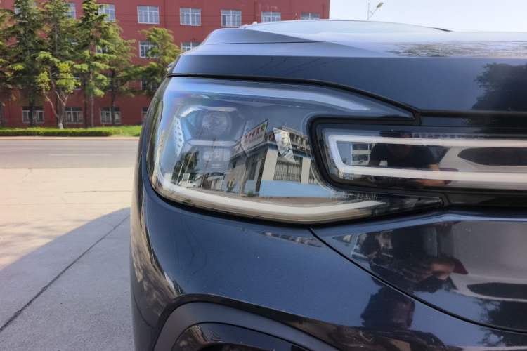 Used Volkswagen ID.6 CROZZ 2021 Revised Version Long-Range PRO Edition Right Front Headlight