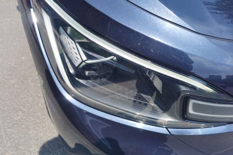 Used Volkswagen ID.6 CROZZ 2021 High-Performance PRIME Edition Right Front Headlight
