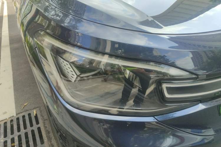 Used Volkswagen ID.6 CROZZ 2021 Long-Range PRO Edition Right Front Headlight
