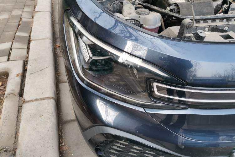 Used Volkswagen ID.6 CROZZ 2021 Long-Range PURE+ Edition Right Front Headlight