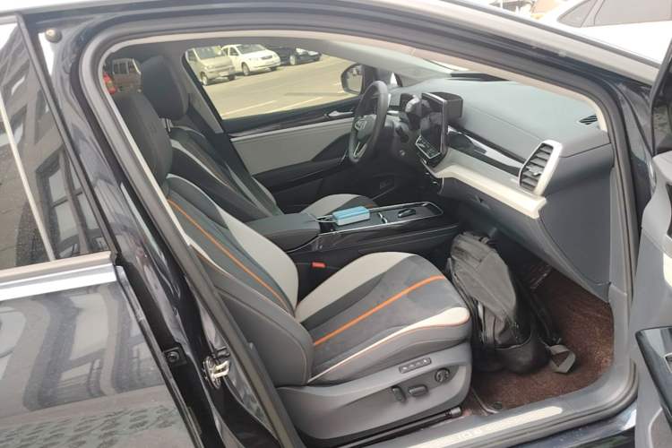 Used Volkswagen ID.6 CROZZ 2021 Revised Version Long-Range PRO Edition Right Front Seat