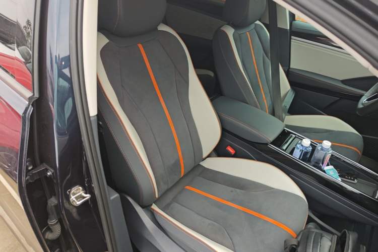 Used Volkswagen ID.6 CROZZ 2021 Revised Version Long-Range PRO Edition Right Front Seat
