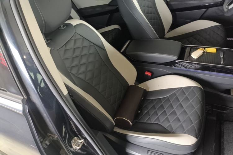 Used Volkswagen ID.6 CROZZ 2021 Long-Range PRO Edition Right Front Seat