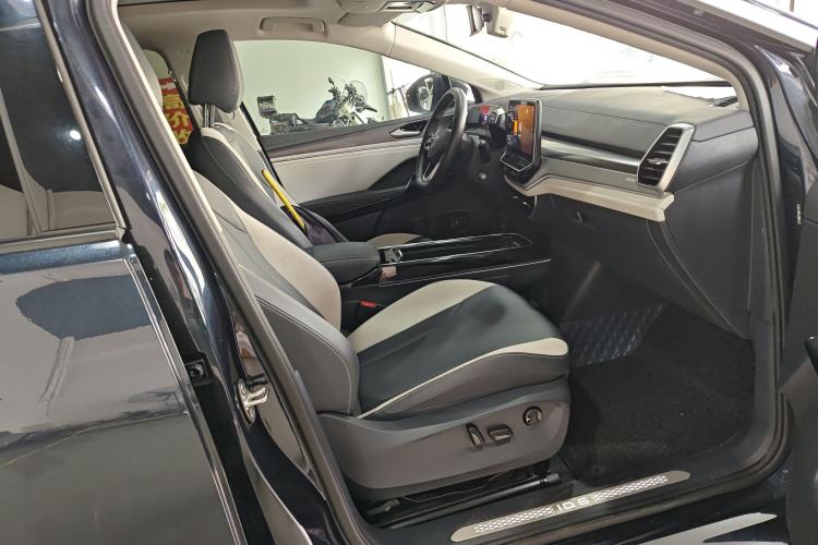 Used Volkswagen ID.6 CROZZ 2021 Long-Range PURE+ Edition Right Front Seat