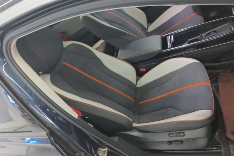 Used Volkswagen ID.6 CROZZ 2021 Revised Version Long-Range PRO Edition Right Front Seat