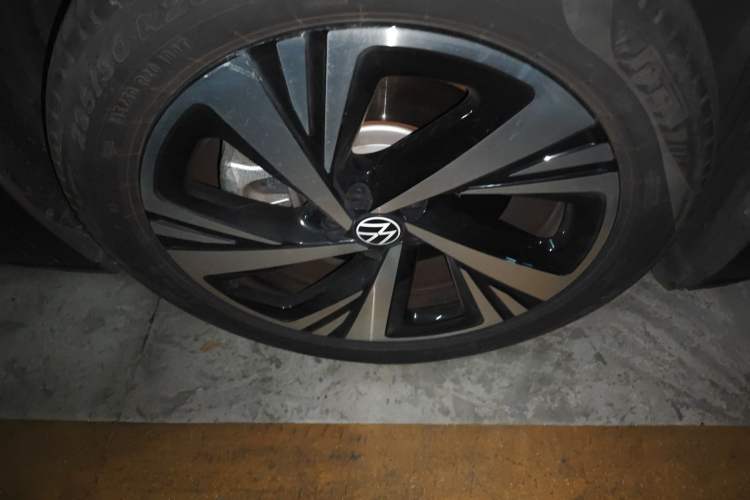 Used Volkswagen ID.6 CROZZ 2021 Revised Version Long-Range PRO Edition Right Front Wheel Hub