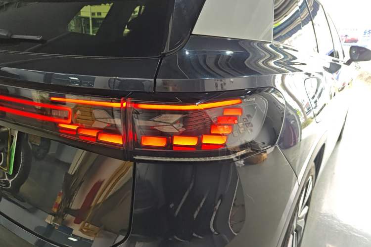 Used Volkswagen ID.6 CROZZ 2021 Long-Range PURE+ Edition Right Rear Taillight