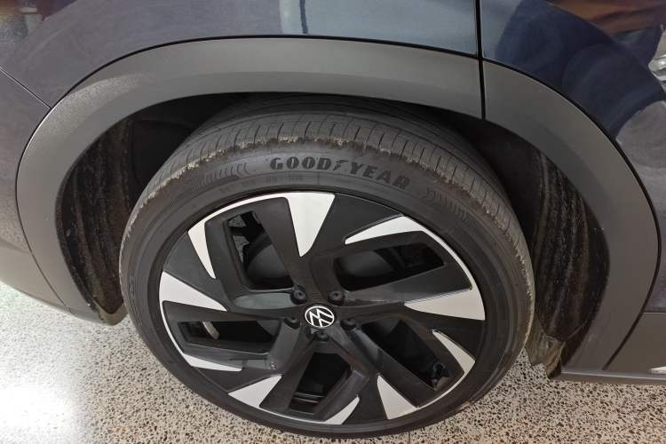 Used Volkswagen ID.6 CROZZ 2021 First Edition Right Rear Wheel Hub