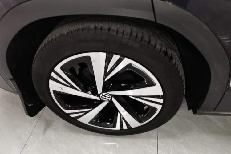 Used Volkswagen ID.6 CROZZ 2021 Long-Range PURE+ Edition Right Rear Wheel Hub