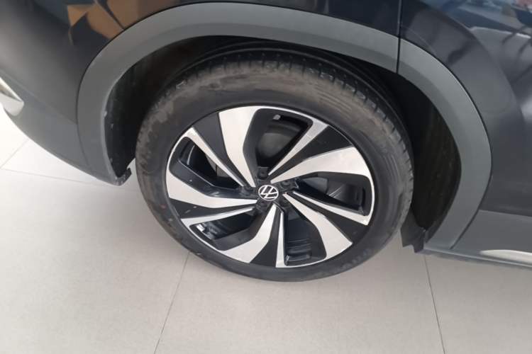 Used Volkswagen ID.6 CROZZ 2021 Long-Range PURE+ Edition Right Rear Wheel Hub