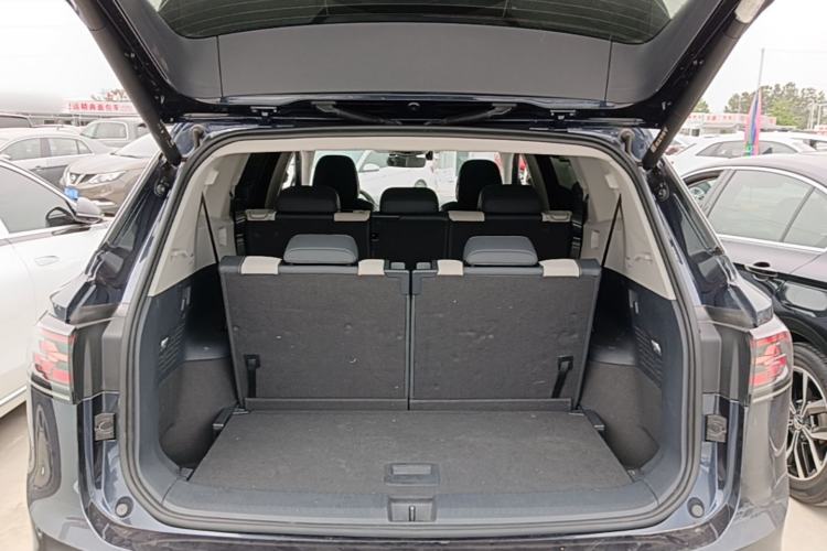 Used Volkswagen ID.6 CROZZ 2021 Long-Range PURE+ Edition Trunk