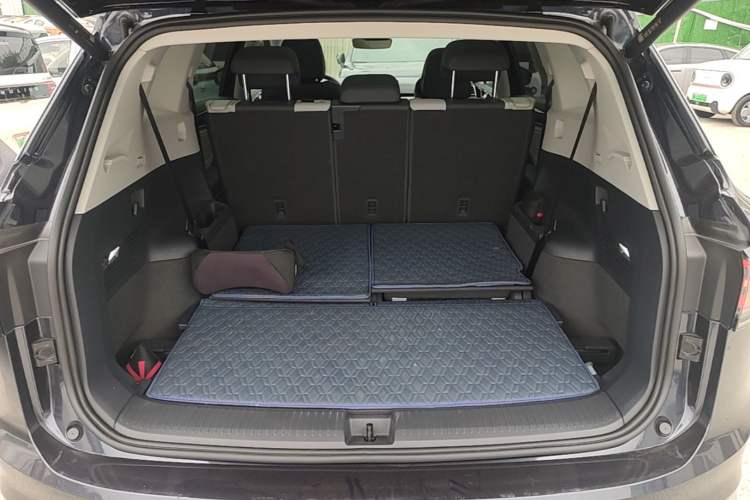 Used Volkswagen ID.6 CROZZ 2021 Long-Range PRO Edition Trunk