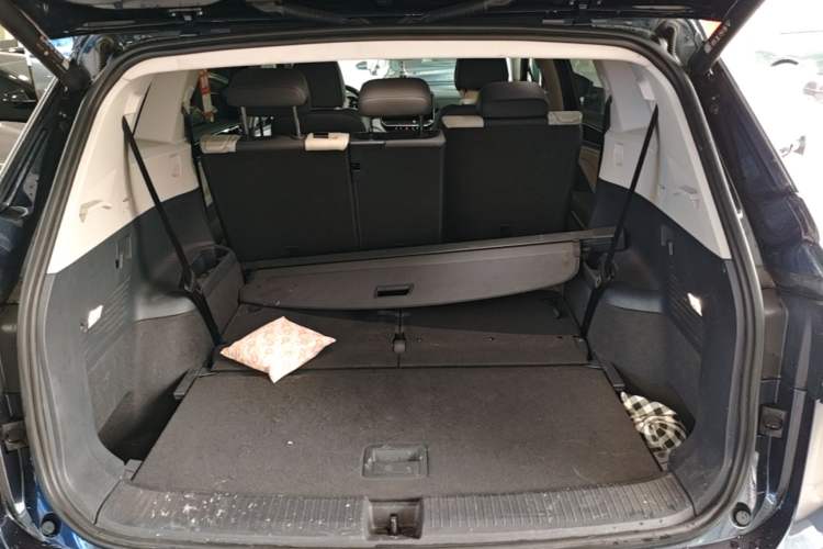 Used Volkswagen ID.6 CROZZ 2021 Long-Range PRO Edition Trunk