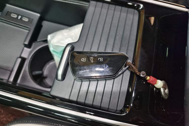Used Volkswagen ID.6 CROZZ 2021 First Edition Vehicle Key