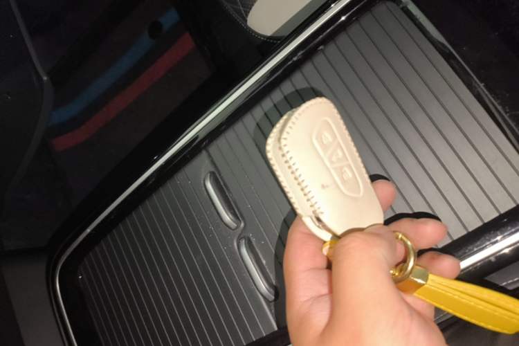Used Volkswagen ID.6 CROZZ 2021 Long-Range PRO Edition Vehicle Key