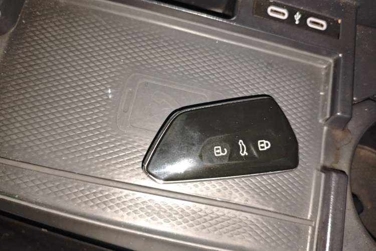 Used Volkswagen ID.6 CROZZ 2021 Long-Range PRO Edition Vehicle Key