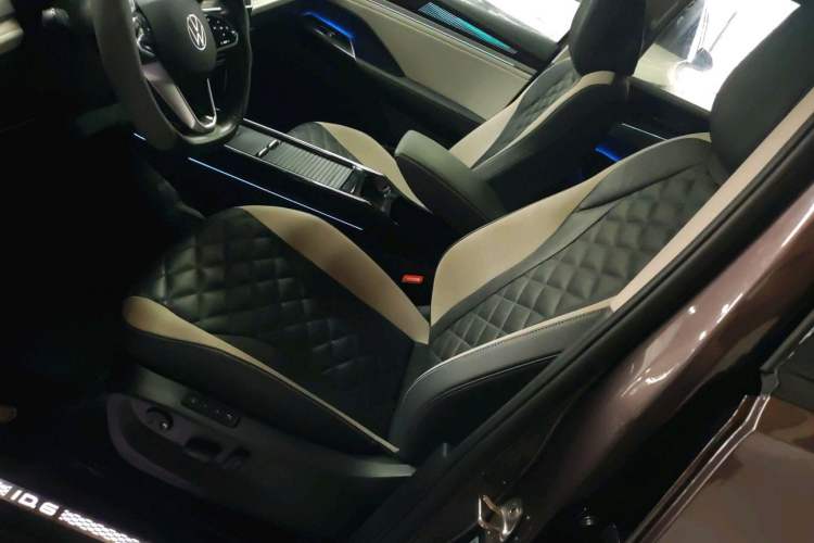 Used Volkswagen ID.6 CROZZ 2021 First Edition Interior 4