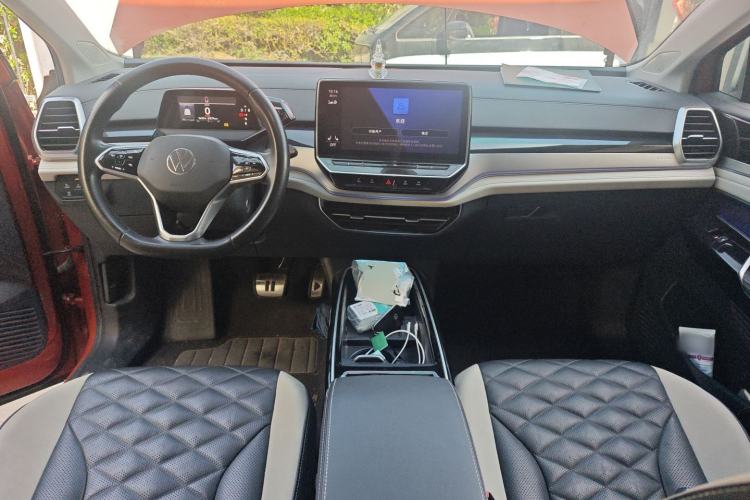 Used Volkswagen ID.6 CROZZ 2021 First Edition Center Console