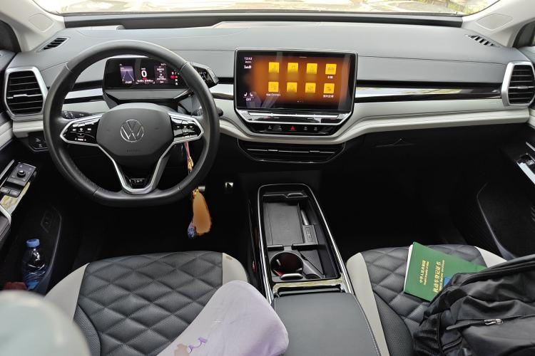Used Volkswagen ID.6 CROZZ 2021 First Edition Center Console
