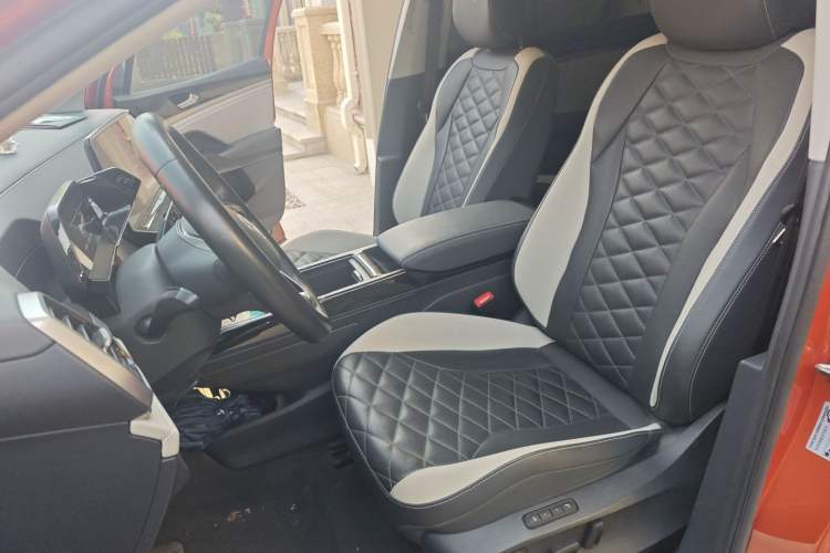Used Volkswagen ID.6 CROZZ 2021 First Edition Left Front Seat