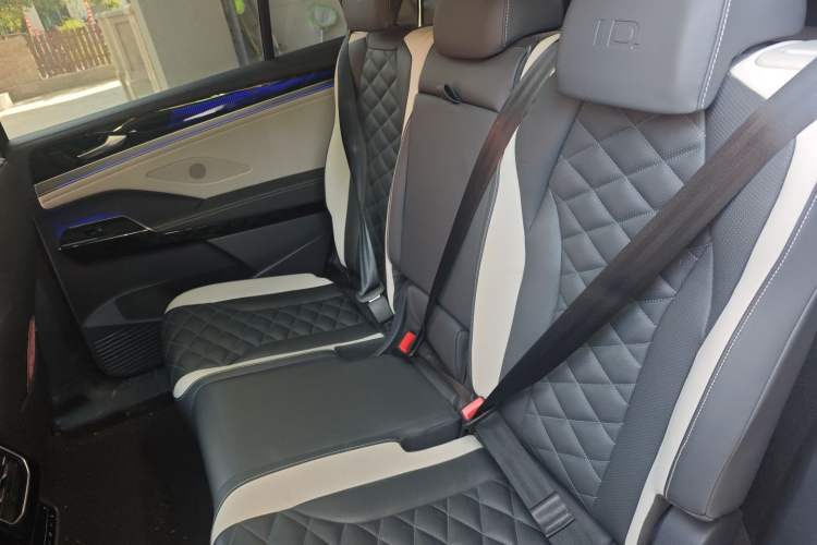 Used Volkswagen ID.6 CROZZ 2021 First Edition Left Rear Seat