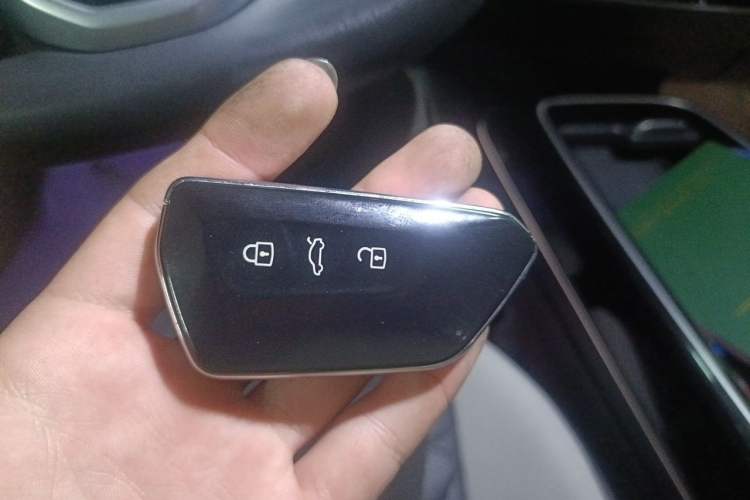 Used Volkswagen ID.6 CROZZ 2021 Long-Range PRO Edition Vehicle Key