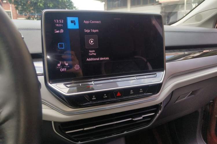 Used Volkswagen ID.6 CROZZ 2021 Long-Range PRO Edition Audio And AC Panel