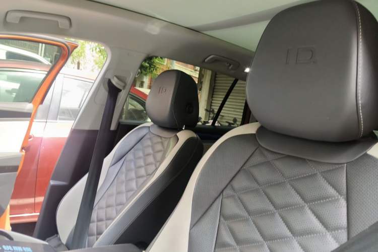 Used Volkswagen ID.6 CROZZ 2021 Long-Range PRO Edition Headliner