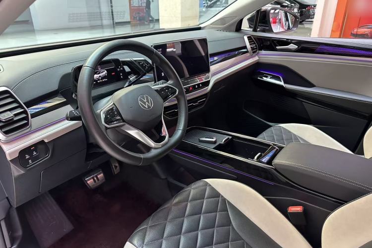 Used Volkswagen ID.6 CROZZ 2021 Long-Range PRO Edition Interior 2