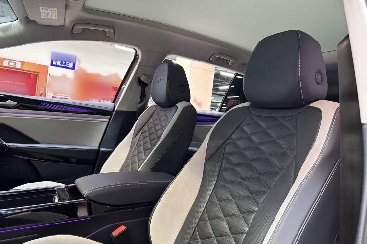 Used Volkswagen ID.6 CROZZ 2021 Long-Range PRO Edition Interior 3
