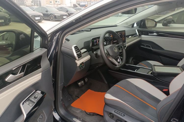 Used Volkswagen ID.6 CROZZ 2021 Revised Version Long-Range PRO Edition Interior 3