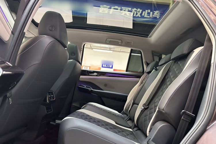 Used Volkswagen ID.6 CROZZ 2021 Long-Range PRO Edition Interior 9