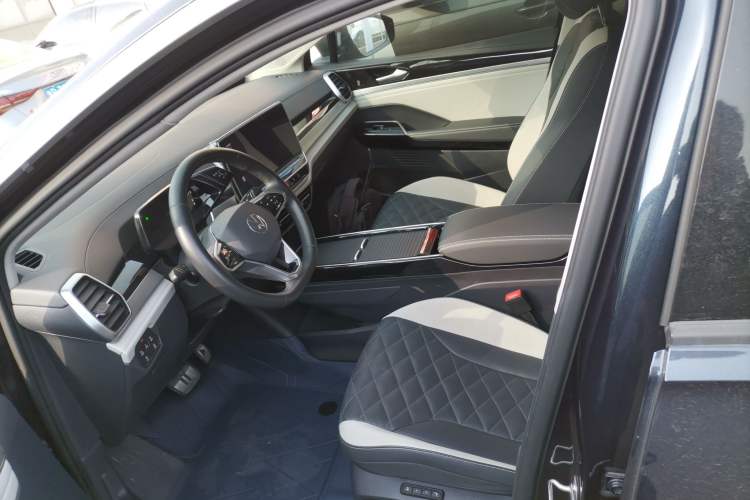 Used Volkswagen ID.6 CROZZ 2021 Long-Range PRO Edition Left Front Seat