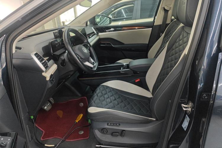 Used Volkswagen ID.6 CROZZ 2021 Long-Range PRO Edition Left Front Seat