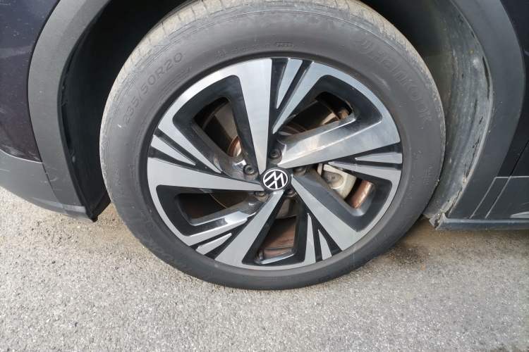 Used Volkswagen ID.6 CROZZ 2021 Long-Range PRO Edition Left Front Wheel Hub