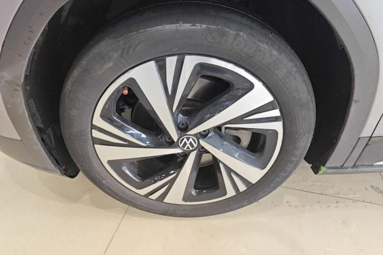 Used Volkswagen ID.6 CROZZ 2021 Long-Range PRO Edition Left Front Wheel Hub