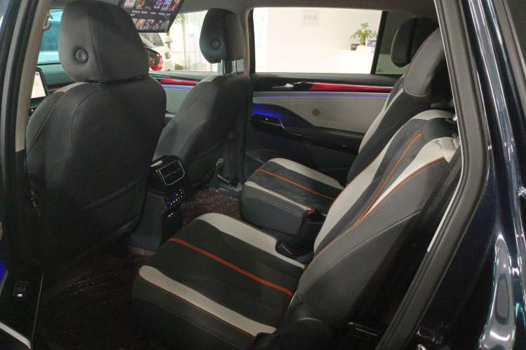 Used Volkswagen ID.6 CROZZ 2021 Revised Version Long-Range PRO Edition Left Rear Seat