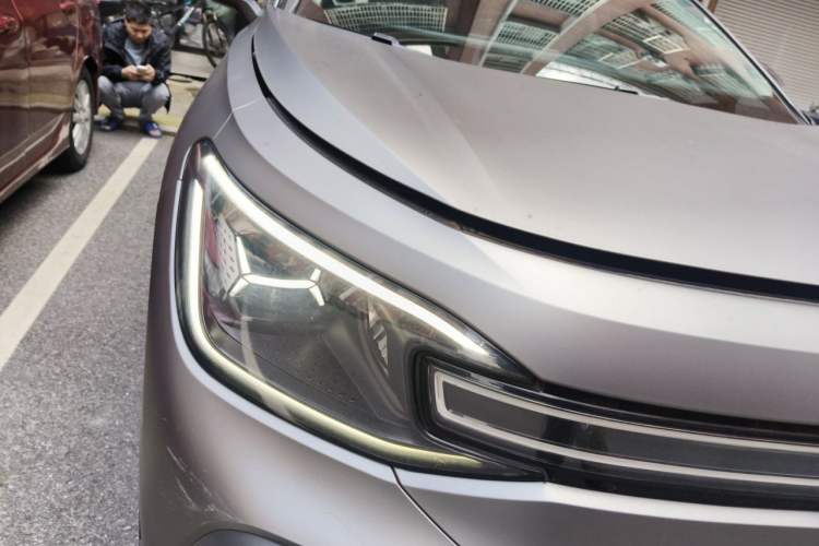 Used Volkswagen ID.6 CROZZ 2021 Long-Range PRO Edition Right Front Headlight