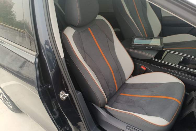 Used Volkswagen ID.6 CROZZ 2021 Revised Version Long-Range PRO Edition Right Front Seat