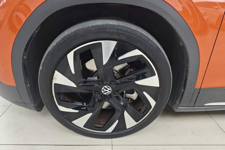 Used Volkswagen ID.6 CROZZ 2021 First Edition Exterior 1