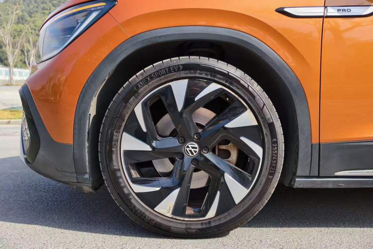 Used Volkswagen ID.6 CROZZ 2021 First Edition Exterior 5
